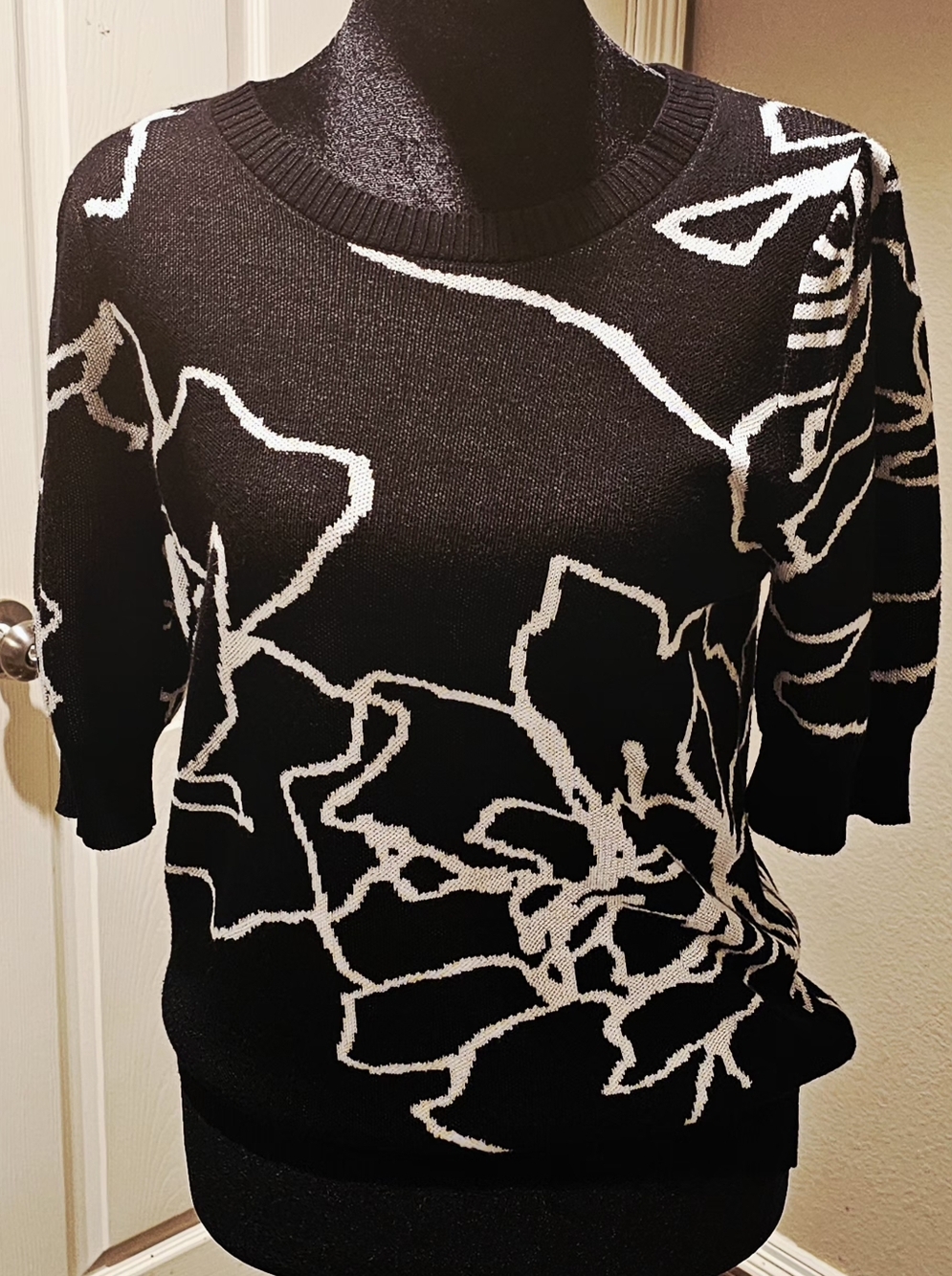 NWT- Black & White Floral Knit Sweater- by Philosophy